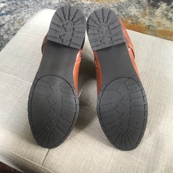 NWT Karen Scott Francess Booties in Cognac - Picture 7 of 9